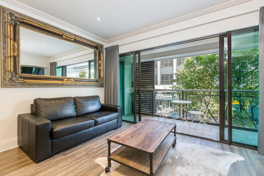 Corporate, Spacious Staycation - Sky Tower Views Auckland Extérieur photo