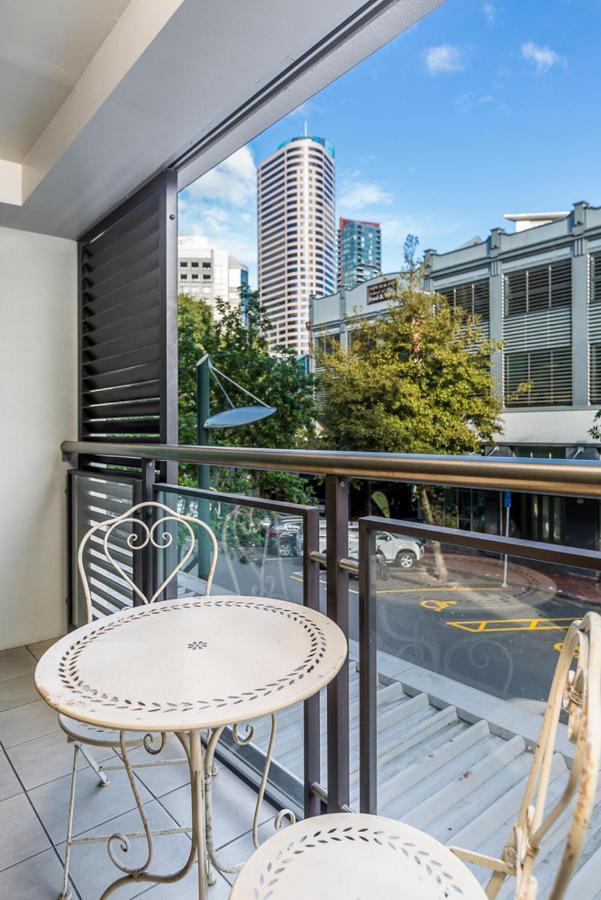 Corporate, Spacious Staycation - Sky Tower Views Auckland Extérieur photo